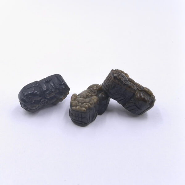 Dije Tallado en Obsidiana Dorada – Pixiu