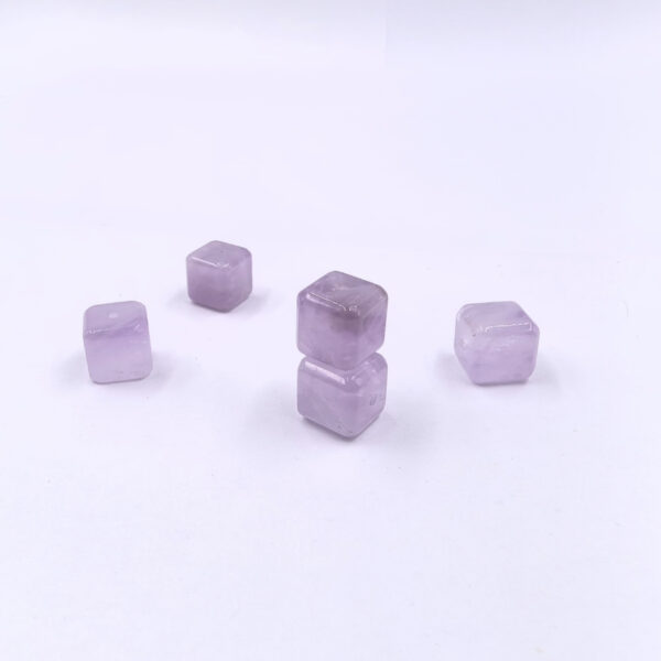 Dije Tallado en Forma de Cubo – Amatista