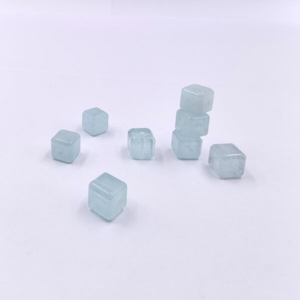Dije Tallado en Forma de Cubo – Aguamarina